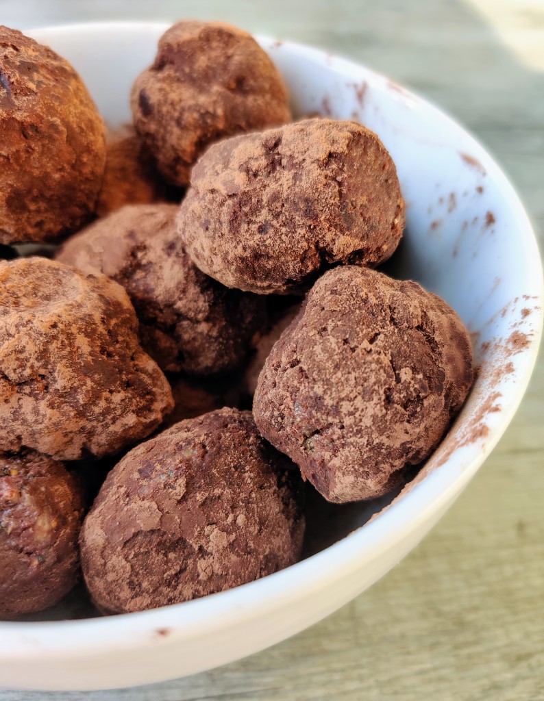 This image has an empty alt attribute; its file name is fig-and-walnut-energy-balls-7.jpg